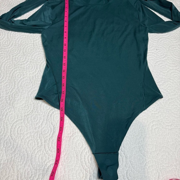 Lululemon Athletica Green Long Sleeve Fitted Bodysuit size small ultra soft Nulu - Picture 8 of 10